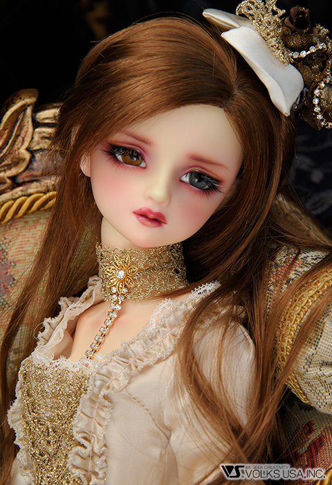 Auction Model Princess Fortuna Close-up